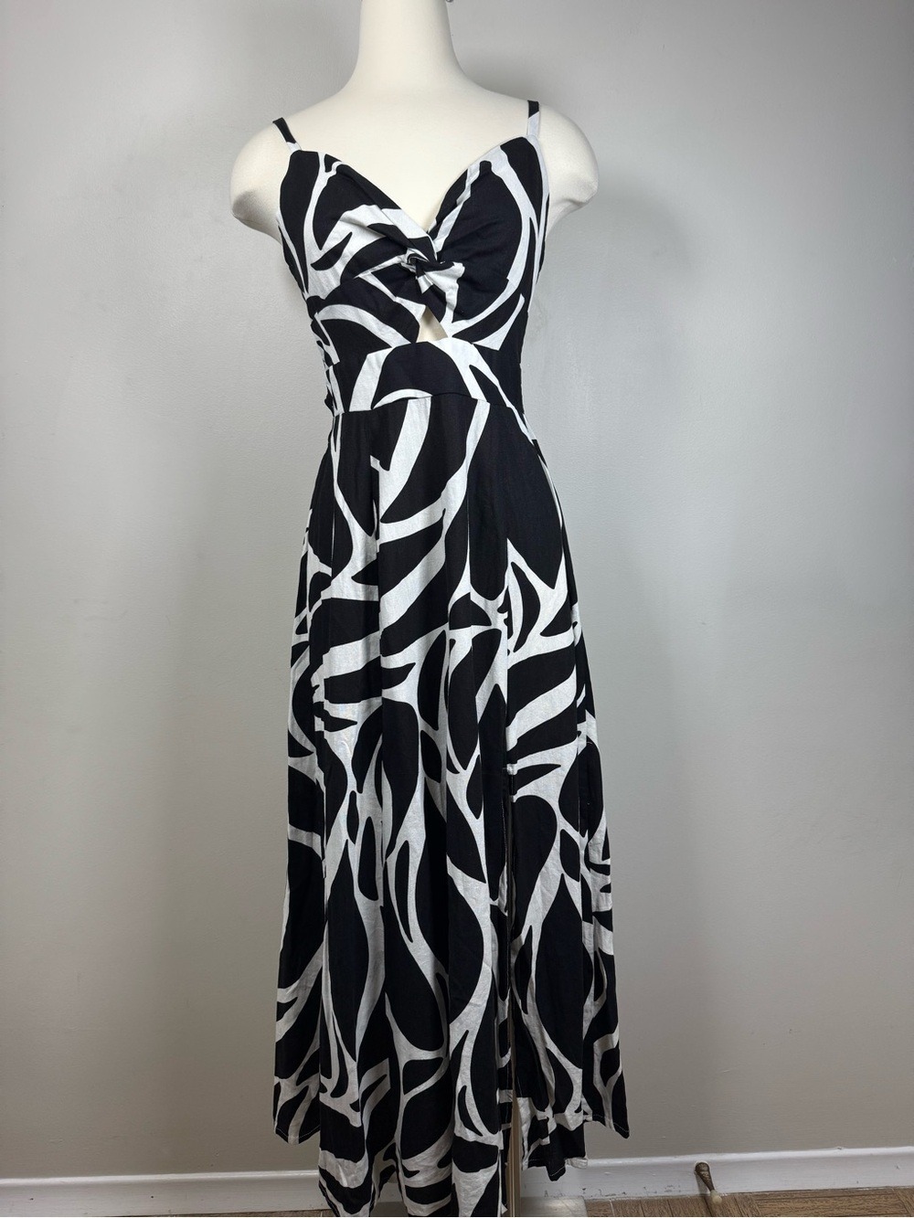 Black & White Twist-Front Maxi Dress linen blend Small
